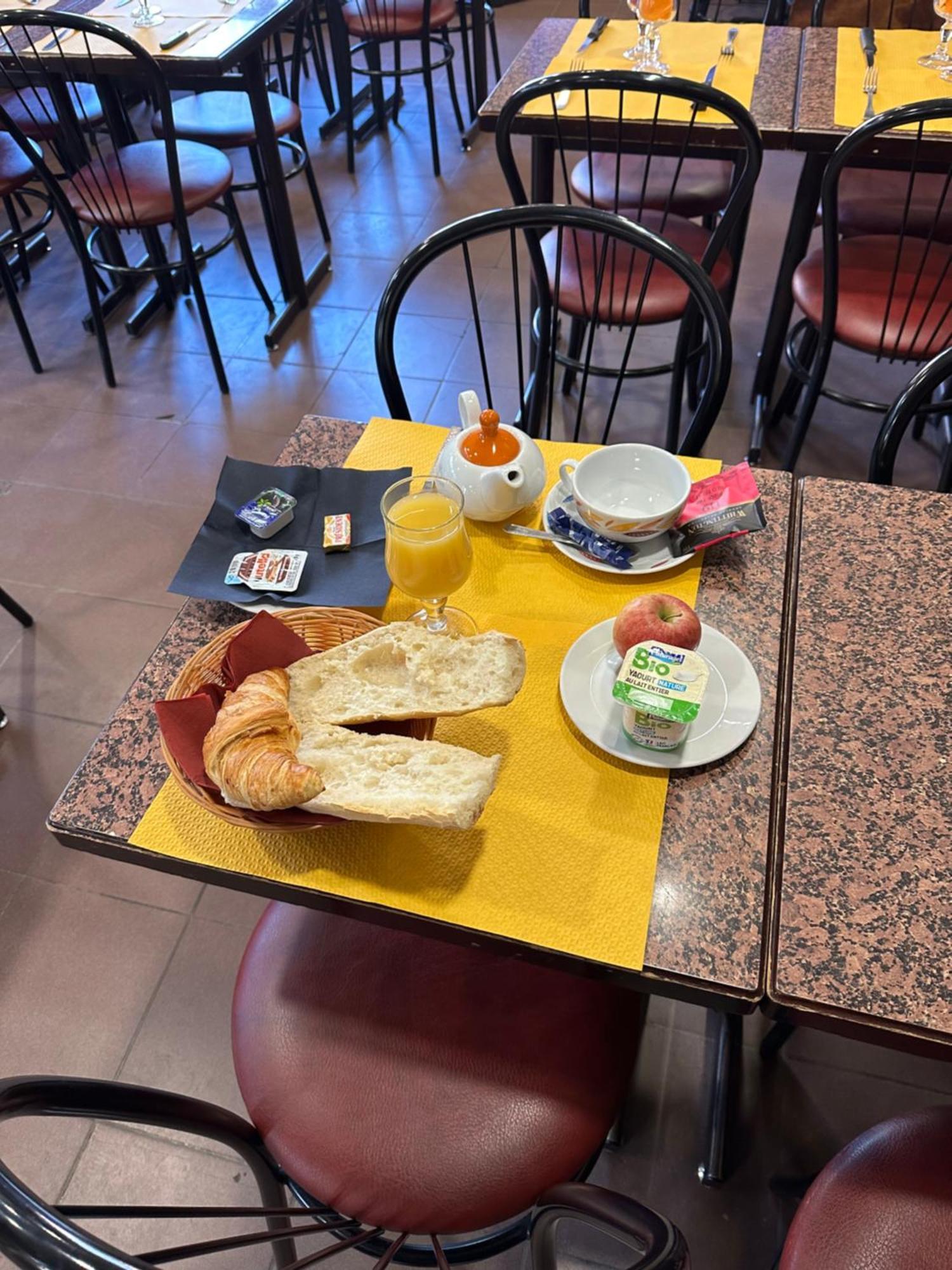 Hotel De La Place Малакоф Екстериор снимка