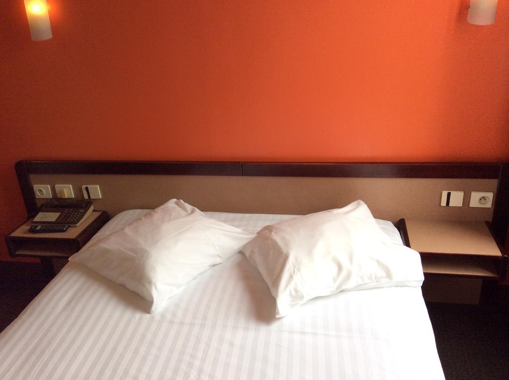 Hotel De La Place Малакоф Екстериор снимка