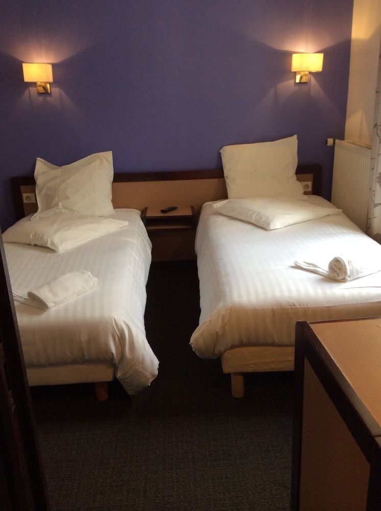 Hotel De La Place Малакоф Екстериор снимка